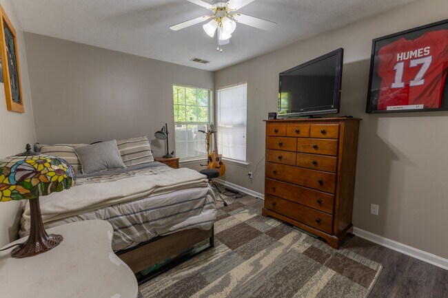 Building Photo - 4216 Kensington Garden Ct