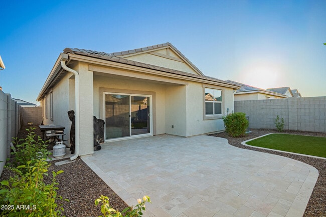 Building Photo - 3274 W Stradling Ave