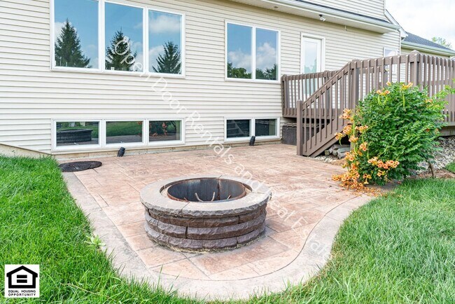 Building Photo - 13558 Paperbark Trail