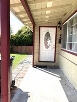 Building Photo - 4650 Snead Dr