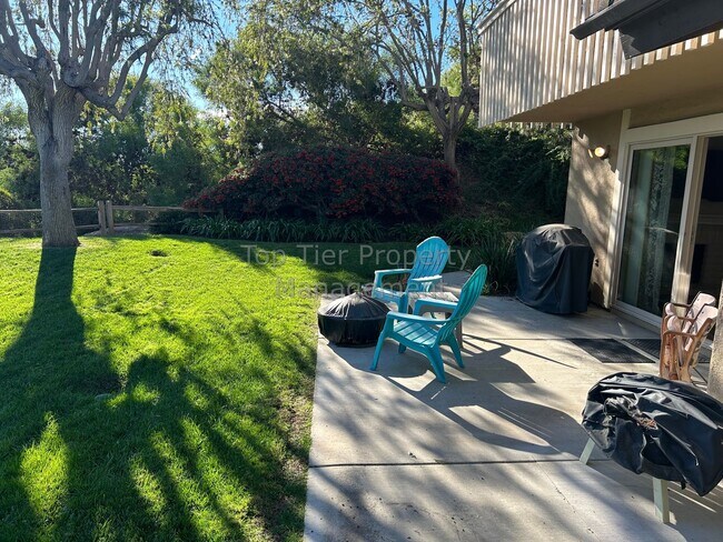 Building Photo - Beautiful 3 bed / 2.5 bath Townhome in Carlsbad
