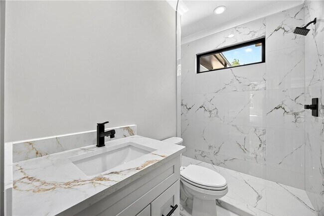 Building Photo - 83 Deer Cyn Dr