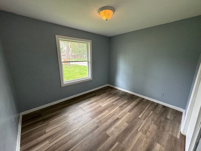 Building Photo - *PENDING* Charming 3-Bedroom, 1-Bathroom Home with Attached Garage – Accepting Section 8