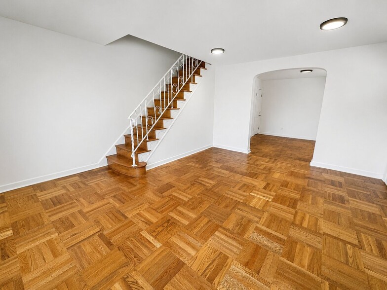 Building Photo - Spacious 3BR Home with Finished Basement, Garage & Driveway in Rhawnhurst