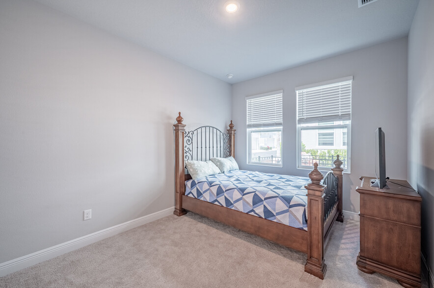 Building Photo - 2400 Ezzell Ct