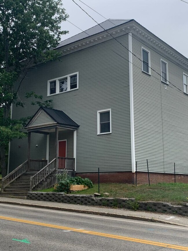 Building Photo - 17 Main St