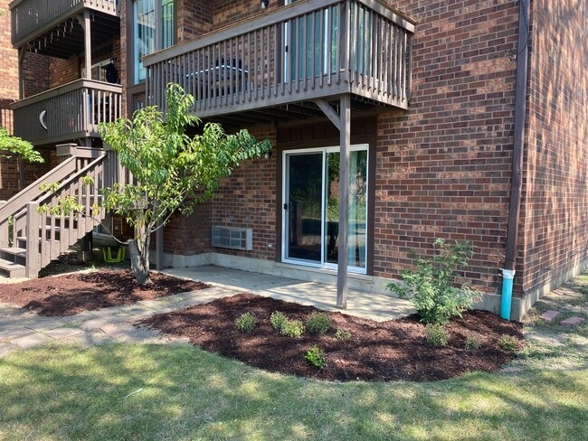 Building Photo - 29W535 Country Ridge Dr