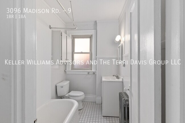 Building Photo - 3096 Madison Rd