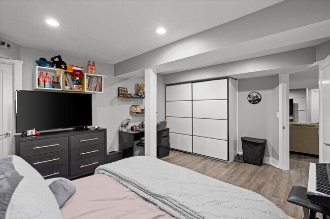 Building Photo - 9004 W 148th St