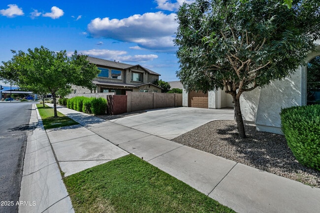 Building Photo - 9648 E Timpani Ln