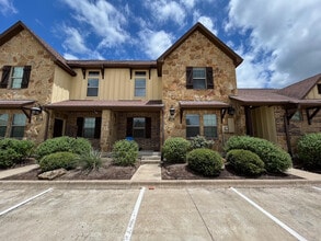 Building Photo - 405 Baby Bear Dr