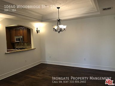 Building Photo - 10640 Woodbridge St