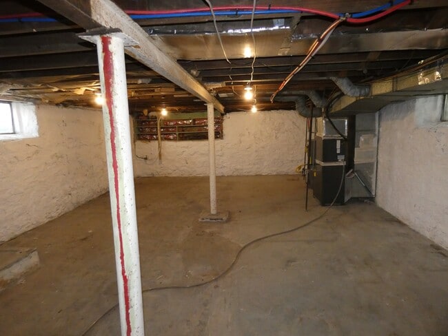 Building Photo - 814 E 23rd Ave