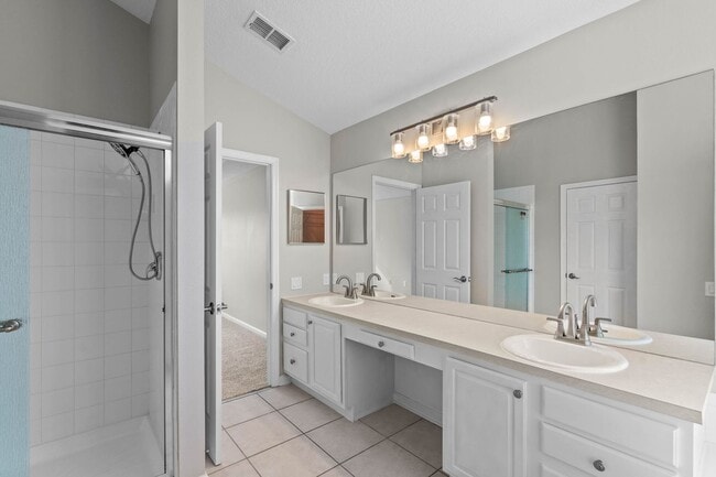 Building Photo - HUNTINGTON POINTE - 4 bd • 2.5 ba • 2,142 ft² (Lake Mary)