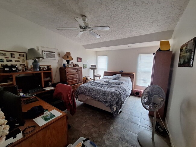 Building Photo - 3/2 Single Family Home available in Pt Cha...