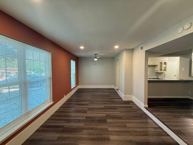Building Photo - 10606 Millspring