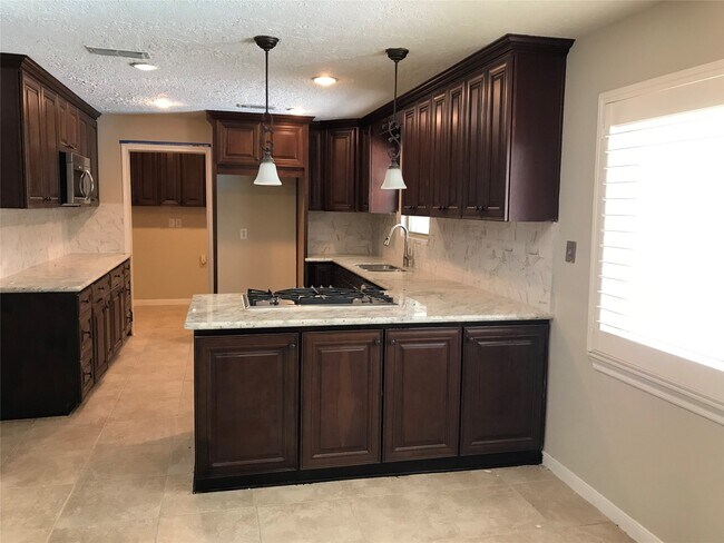 Building Photo - 7711 Friars Ct Ln