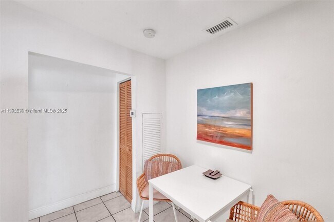 Building Photo - 1033 NW 6th St