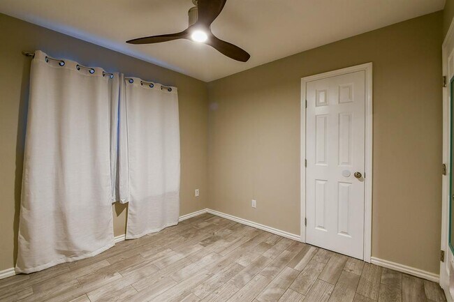Building Photo - 10506 Sagepark Ln