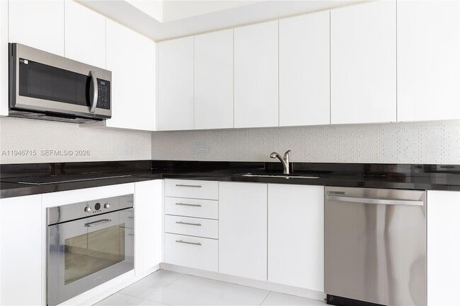 Building Photo - 92 SW 3rd St