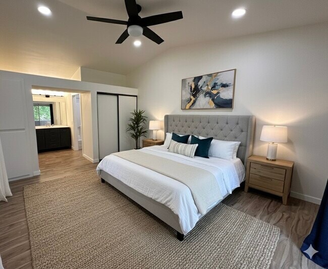 Building Photo - 7130 Woodlake Ave