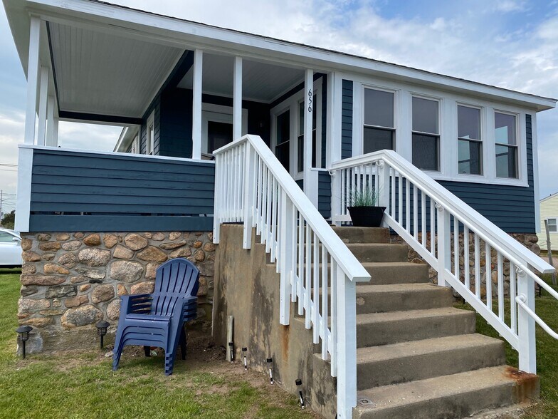 front - 656 Atlantic Ave