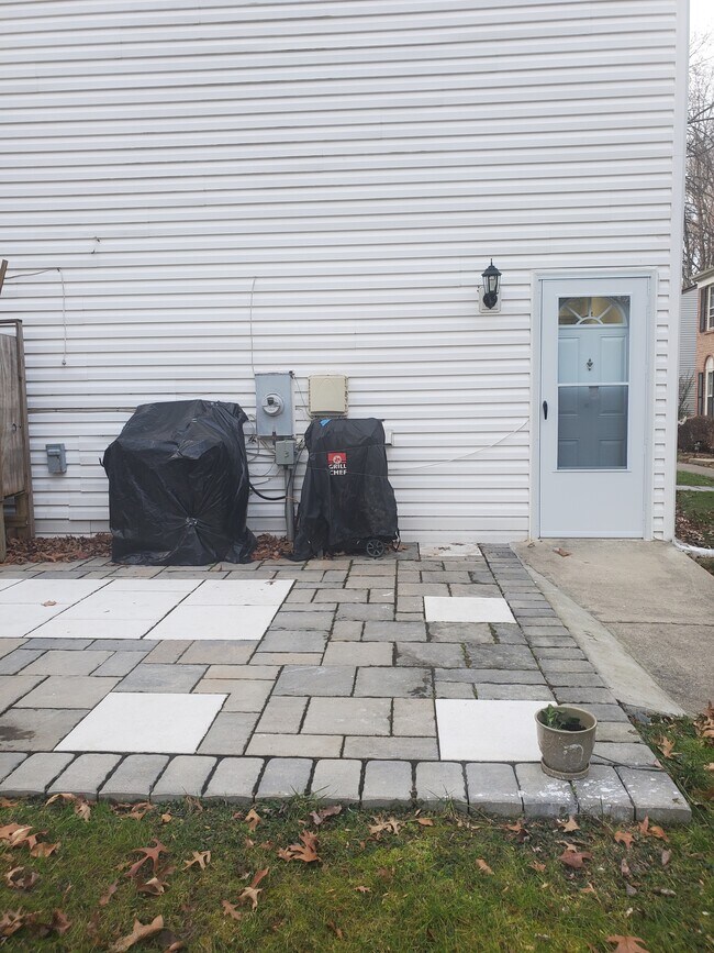 8553 Newington Forest Ct 8553 Newington Forest Ct Springfield VA