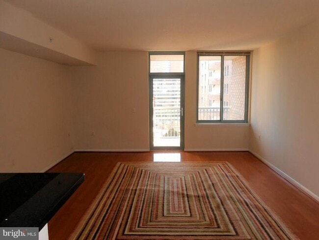 Building Photo - 851 N Glebe Rd