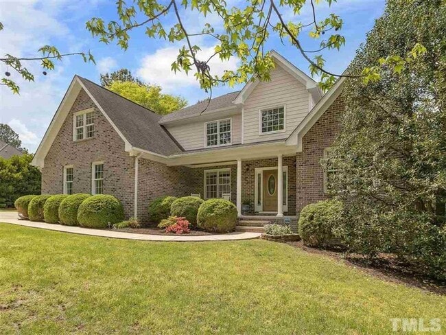 Building Photo - Beautiful Luxury Home In A Gated Community...