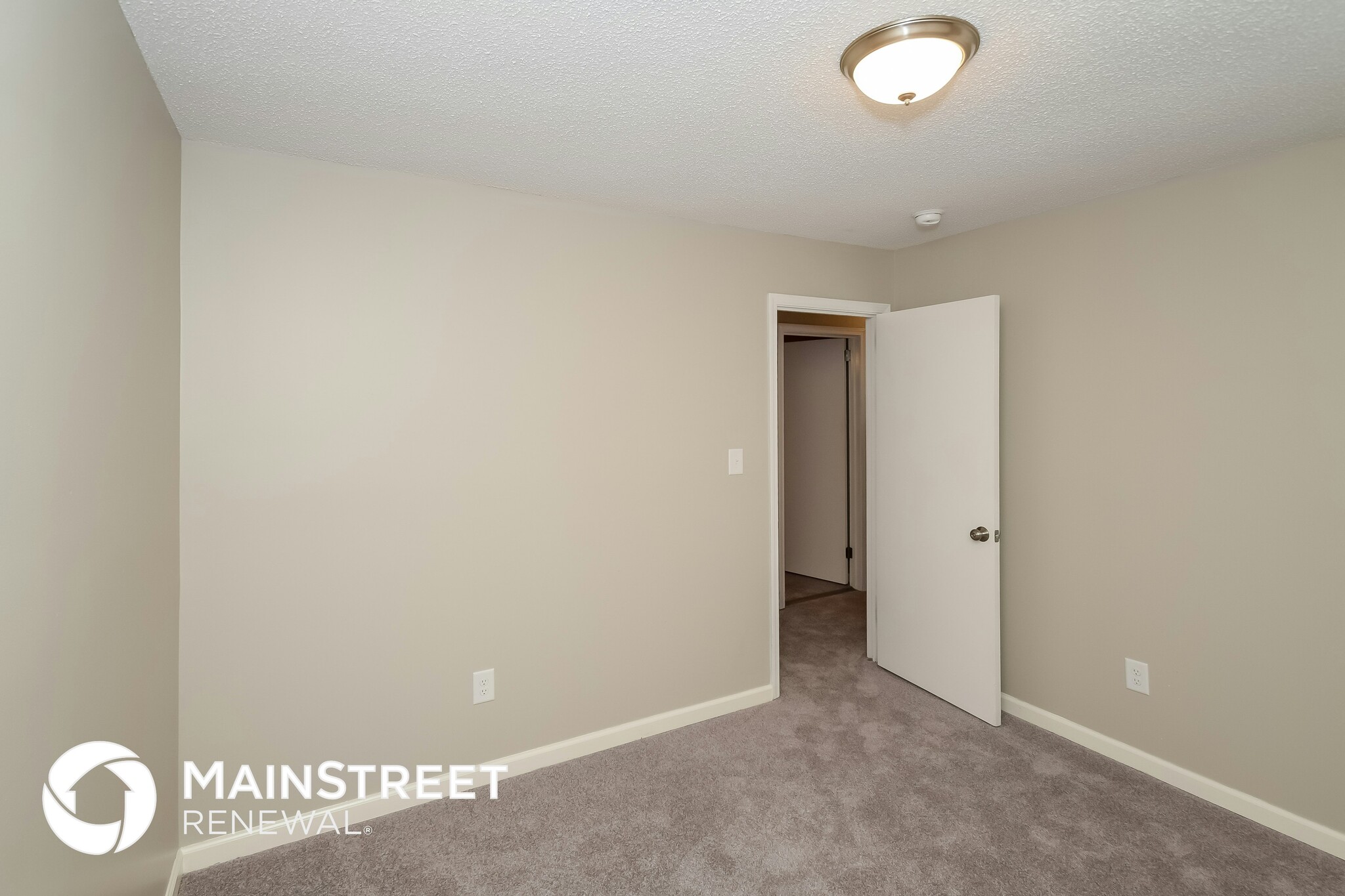 Building Photo - 920 19th Ave NW