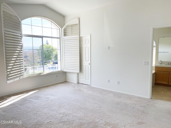 Building Photo - 1420 Sapphire Dragon St