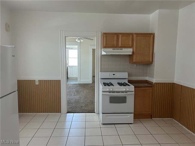 Building Photo - 2044 W 100th St