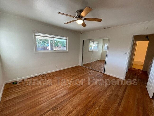 Building Photo - 551 N Citrus Ave