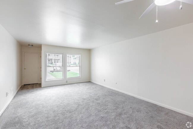 Building Photo - Emerald Pond Estates | 2 bedroom, 1 Bathro...
