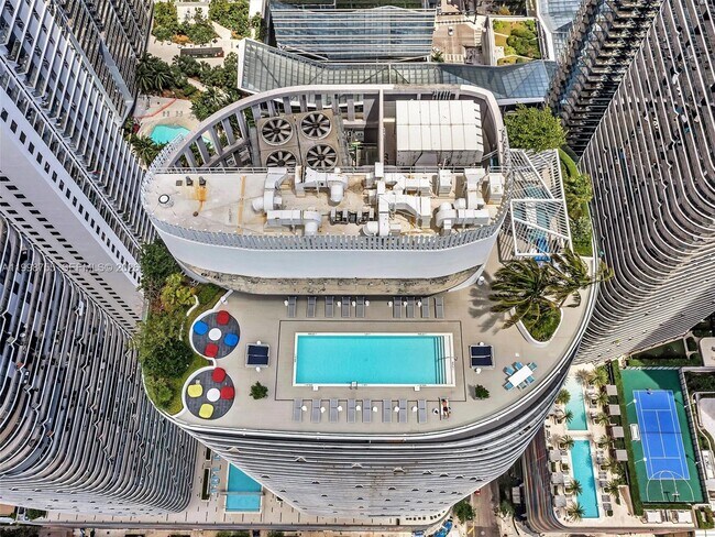 Building Photo - 45 SW 9th St