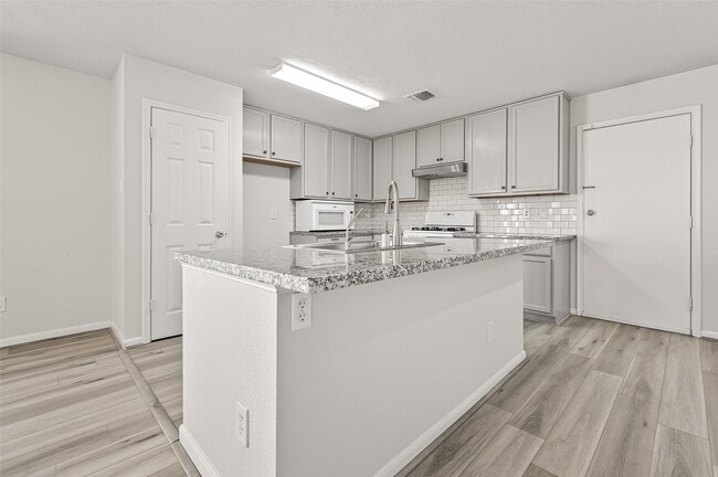 Building Photo - 7554 Appleberry Dr