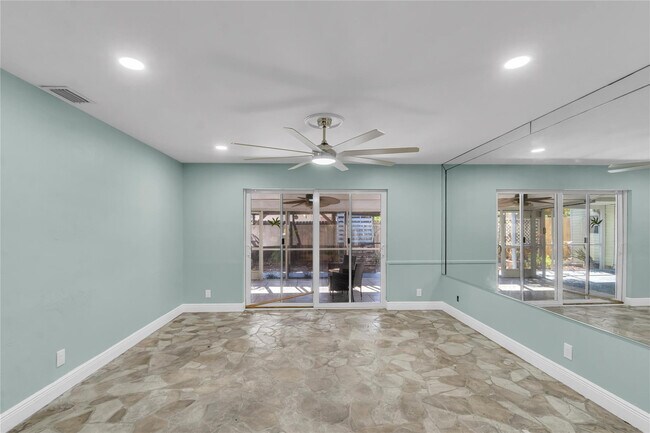 Building Photo - 4541 NE 6th Terrace