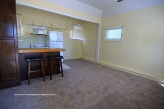 Building Photo - 1620 Chestnut St