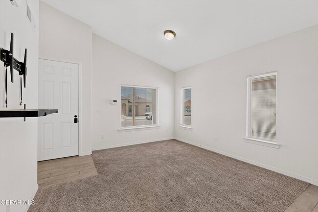 Building Photo - 14321 Chris Zingo Ln