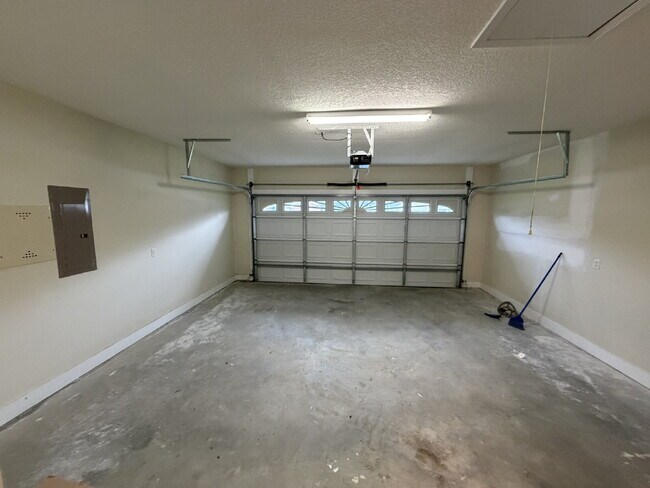 Building Photo - Home for Rent