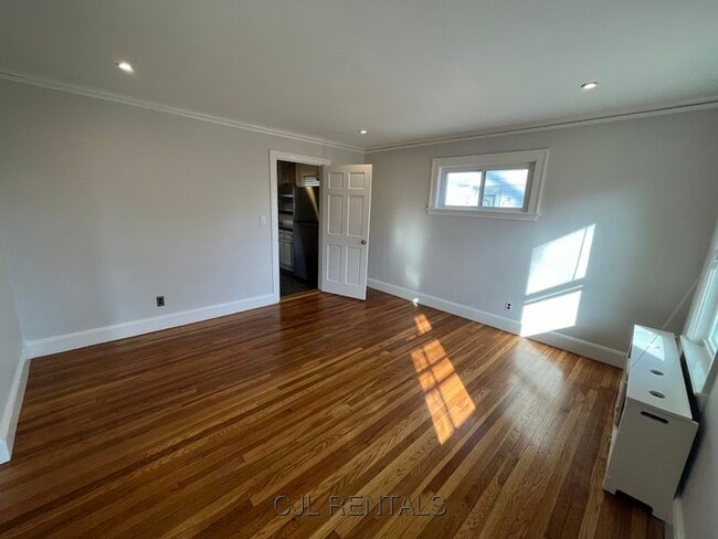 Building Photo - 30 Stearns Rd