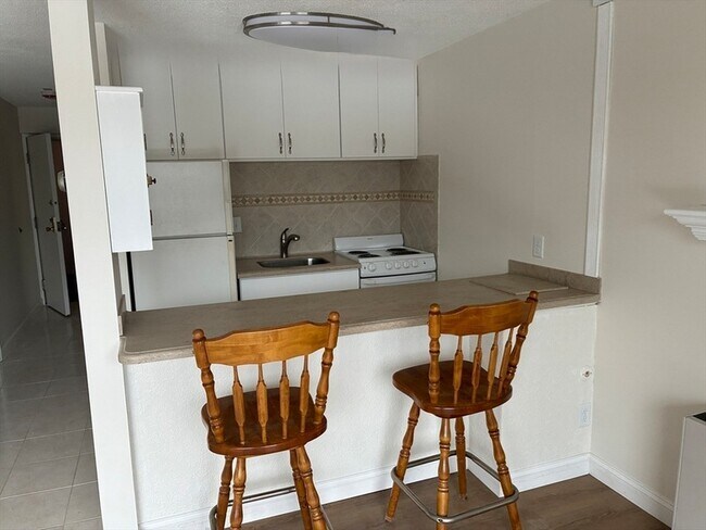 Building Photo - 1 Summit Dr