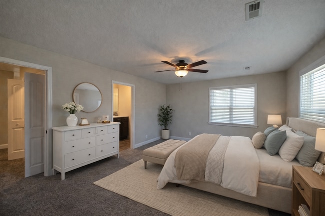 Building Photo - $250 OFF Move In Special!