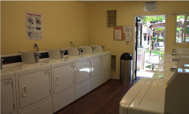 Building Photo - 8039 Reseda Blvd