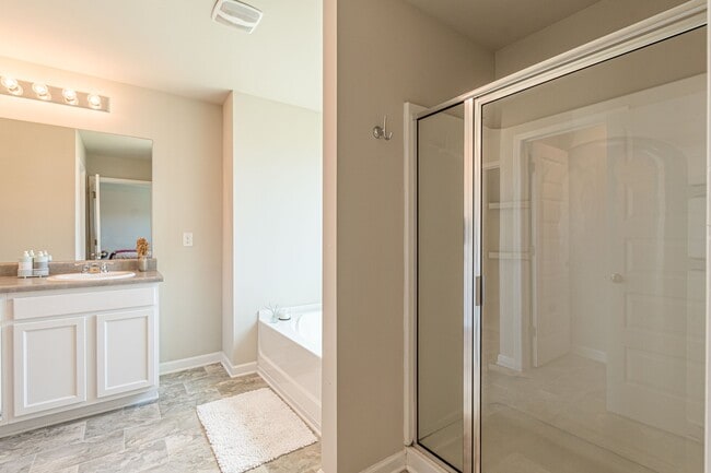 Building Photo - 2651 Lovejoy Crossing Dr