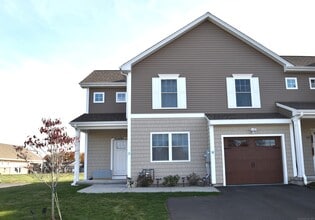 Building Photo - 501 Old Village Cir