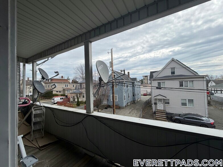 Building Photo - 44 School St