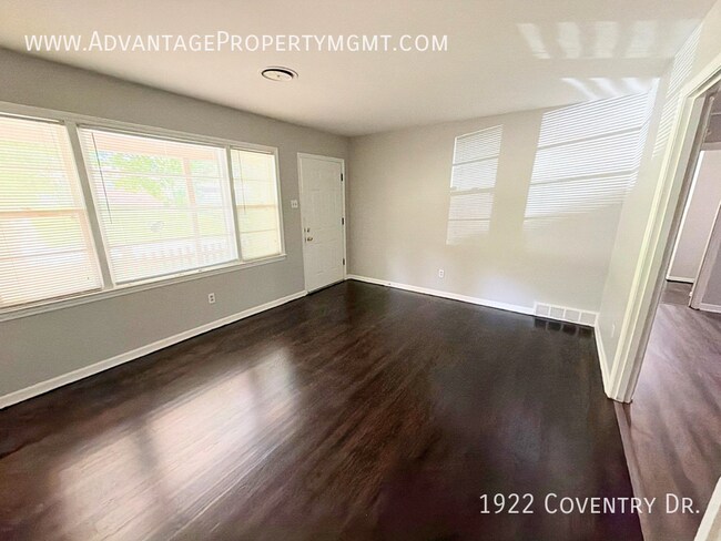Building Photo - 1922 Coventry Dr