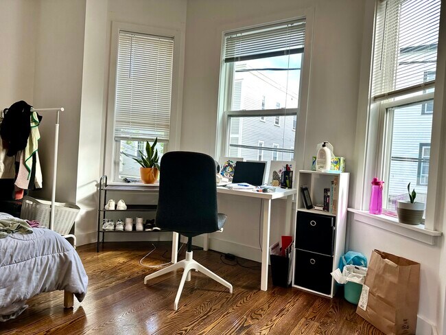 Building Photo - 19 Marney St