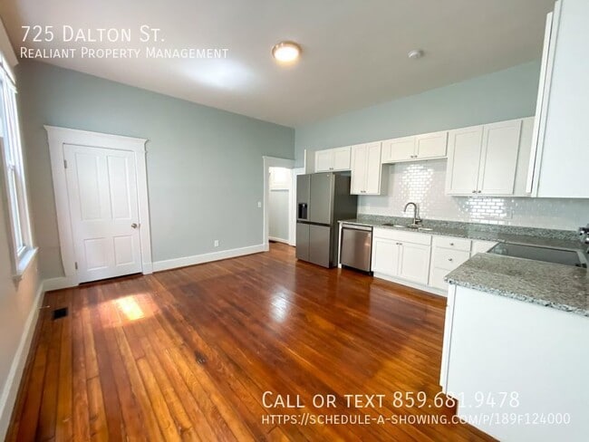 Building Photo - 725 Dalton St
